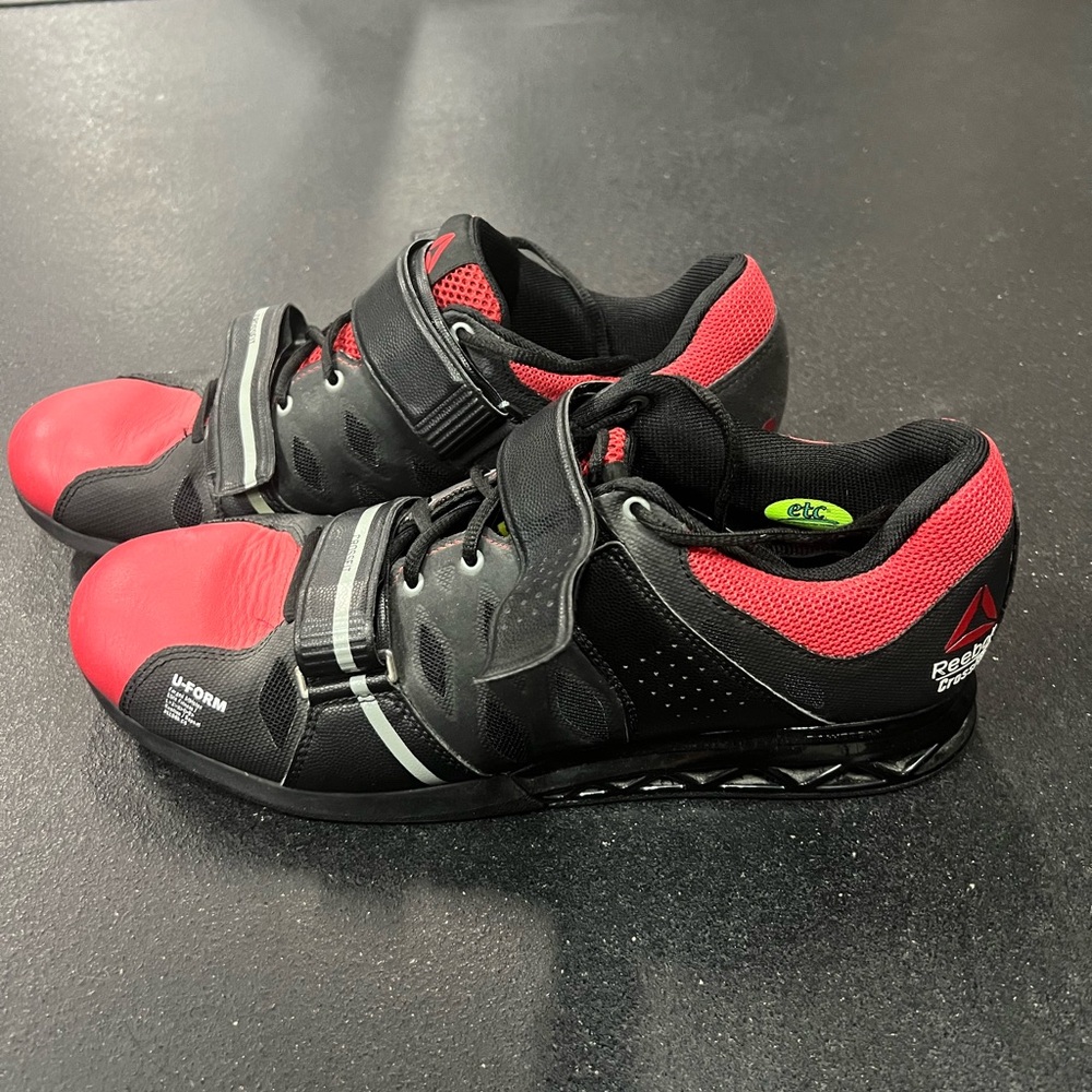 Men’s Reebok CrossFit lifter 2.0. Size 11.5. Black and red.